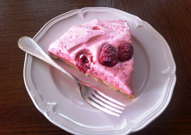 StrawberryCloudCakeSlice