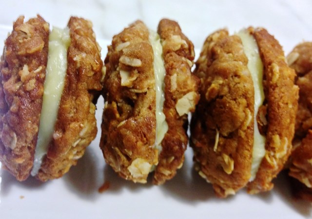 AnzacBiscuitswithGanache