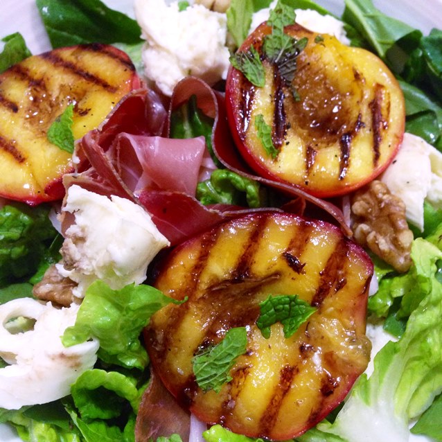 Grilled Nectarine Salad With Proscuitto and Fresh Mozzarella.
