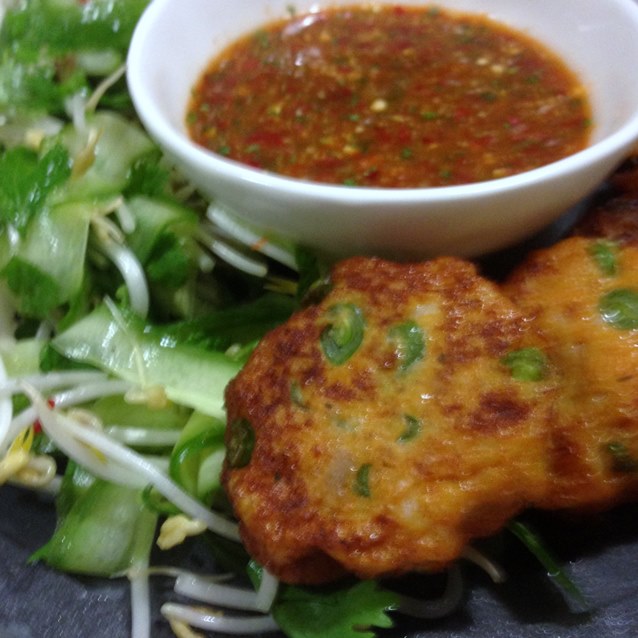 Spicy Thai Fishcakes With Nam Jim Dipping Sauce