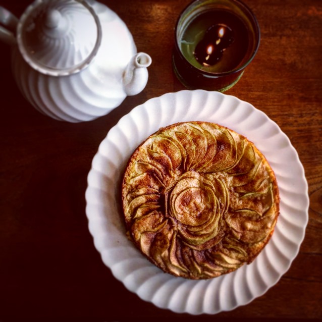 Old Fashioned Apple Cinnamon Tea Cake