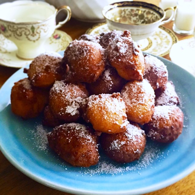 Lemon Scented Ricotta Fritters